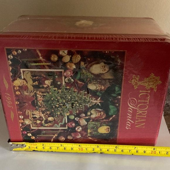 Hallmark Victorian Santas 1995 Second In A Series Sealed Collectible Tin - Picture 6 of 11